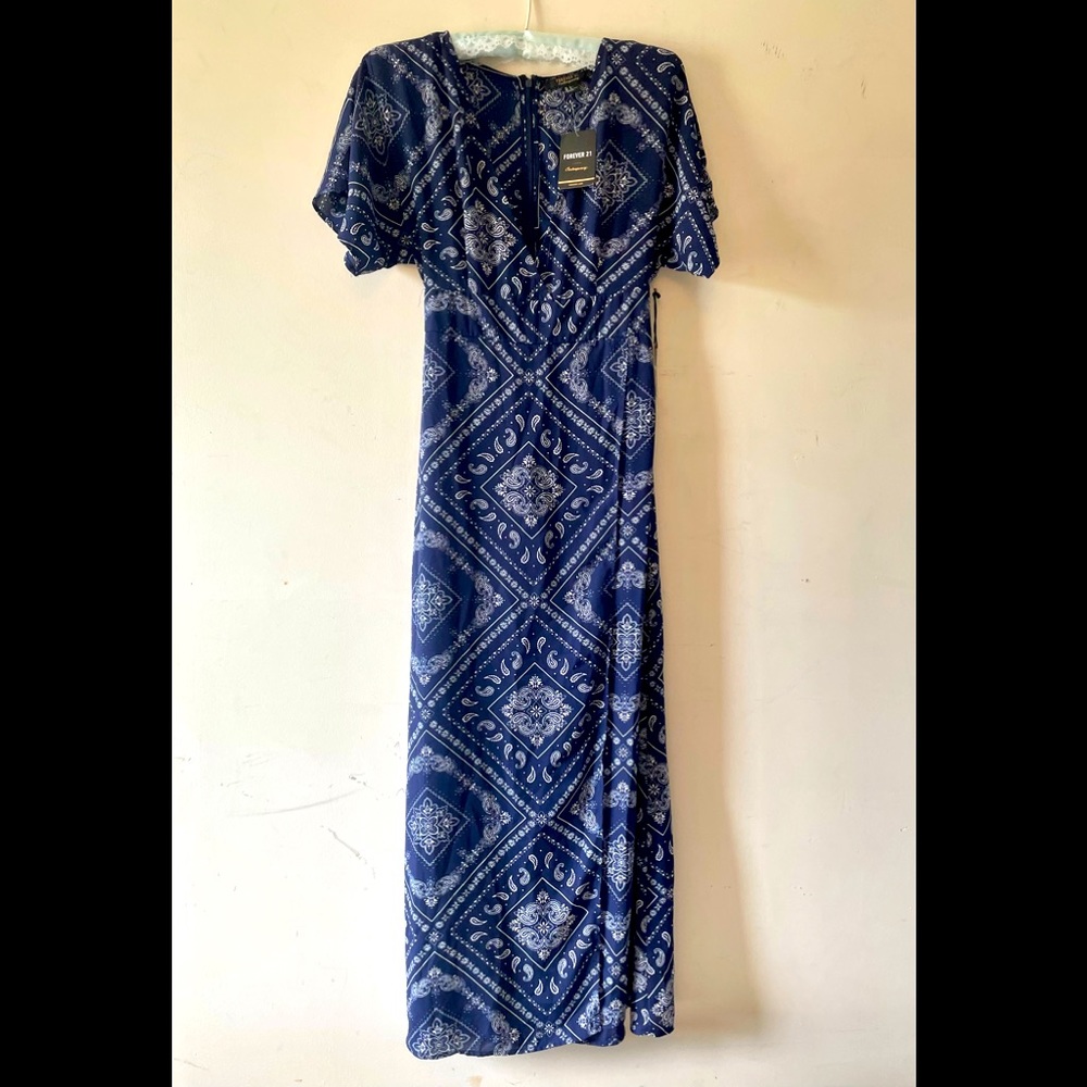 🆕 Forever 21 long kerchief-print dress